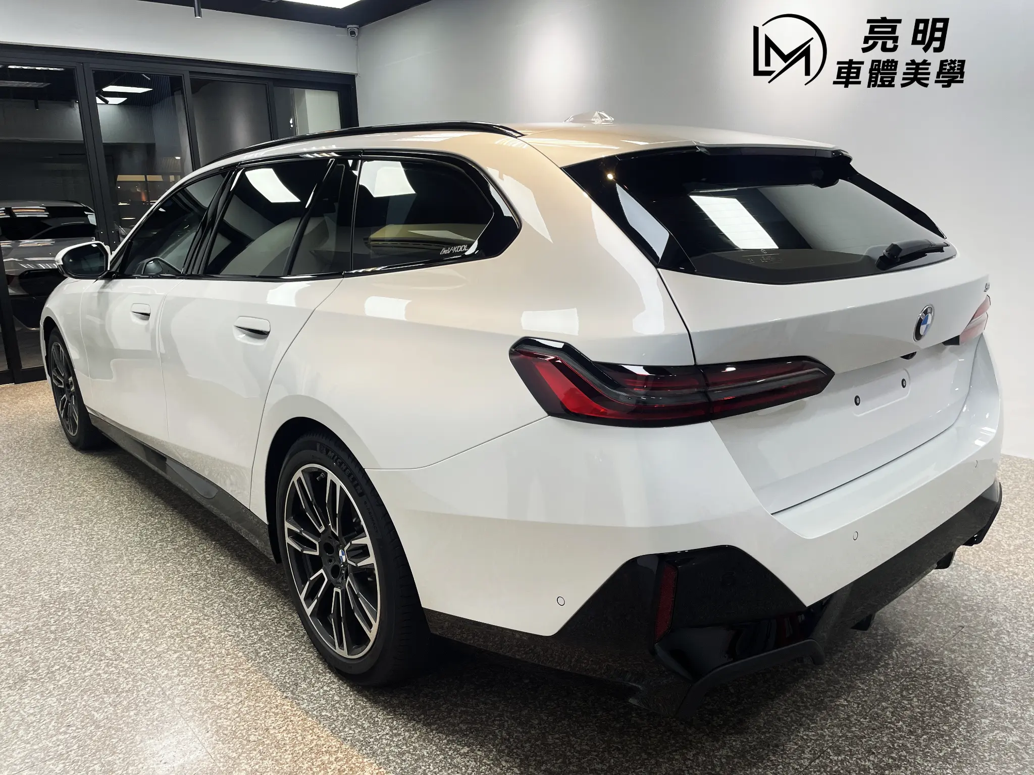 亮明車體美學包膜照片